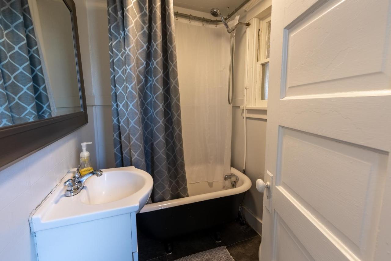 Downtown 1 Bedroom Charmer - Walk, Bike, Enjoy!! Рапид Сити Екстериор снимка